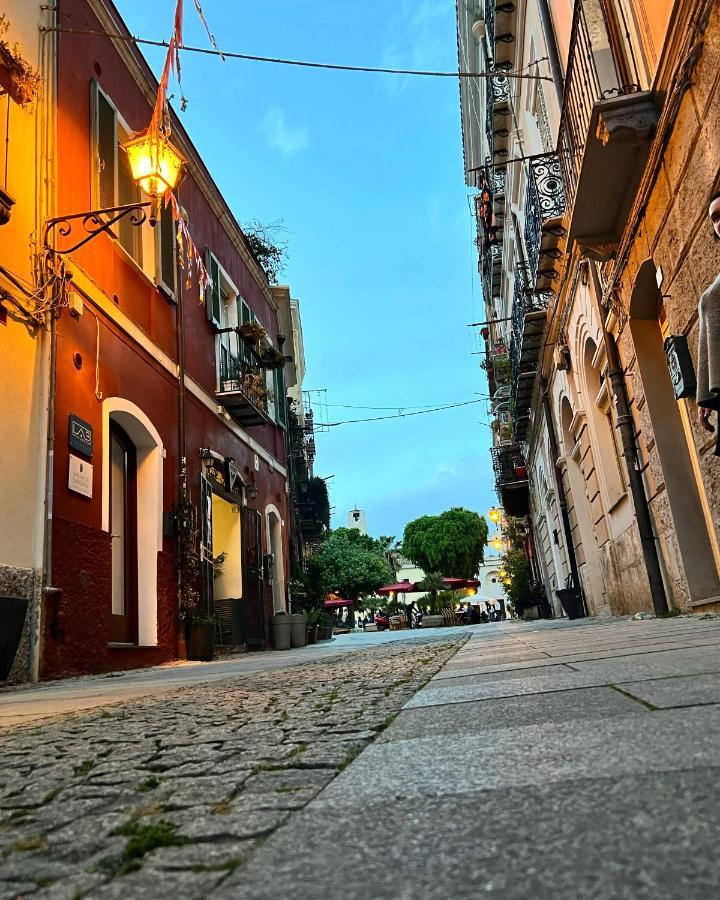 La Casa Di Ale Nel Centro Storico Di Cagliari Apartment Exterior foto