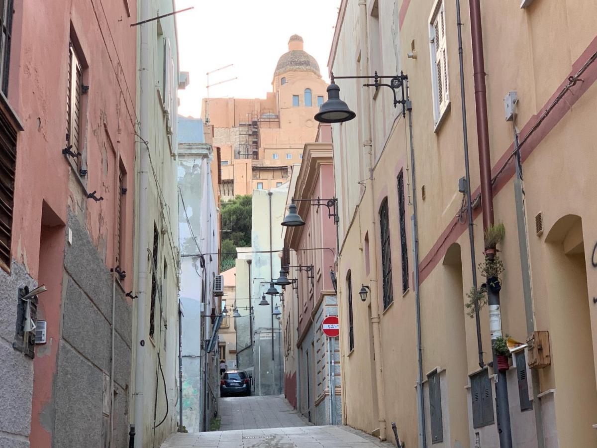 La Casa Di Ale Nel Centro Storico Di Cagliari Apartment Exterior foto